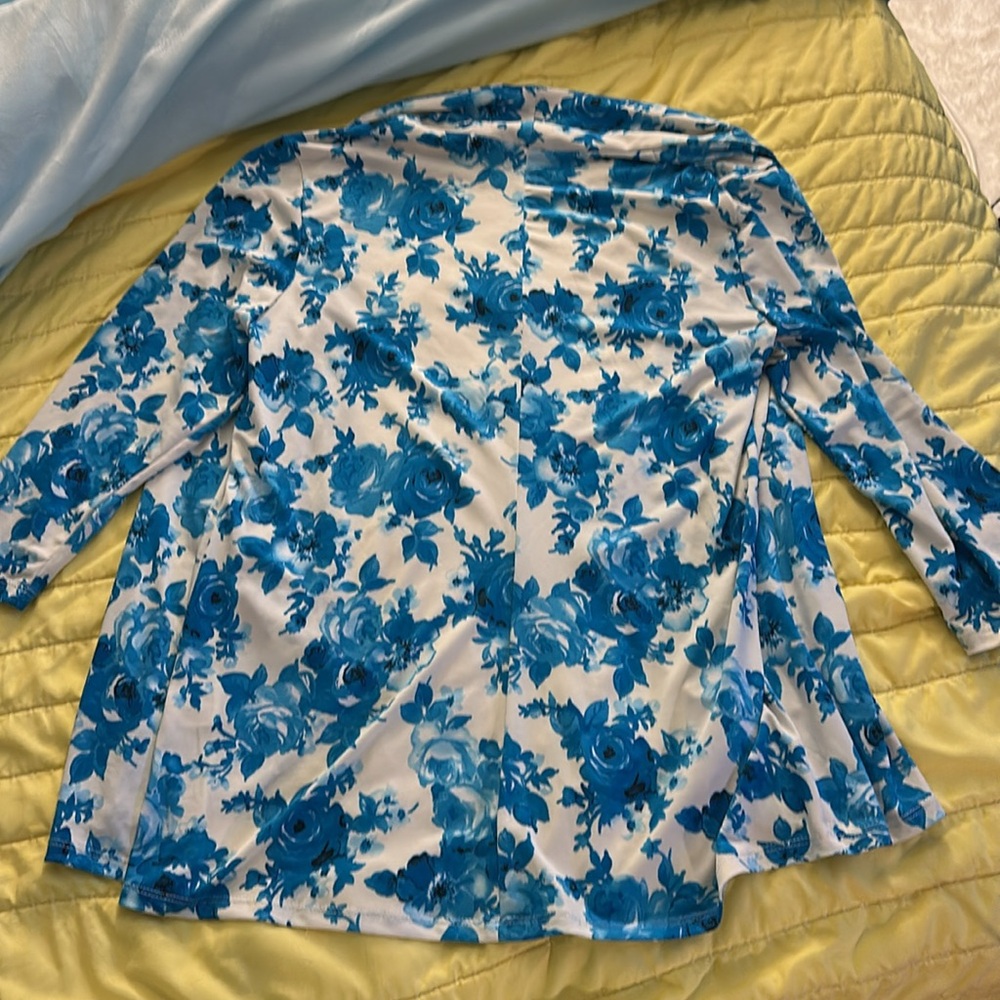 NWOT Slinky waterfall jacket blazer blue floral print.Soft, comfy, light layer. - Picture 6 of 8